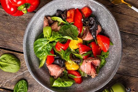 Салат с ростбифом