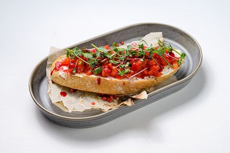 Брускетта с печеным перцем и творожным кремом