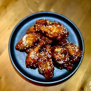 Крылья под соусом том-ям