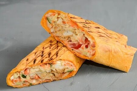 Шаверма в сырном лаваше