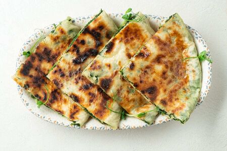 Хачапури со шпинатом и сыром