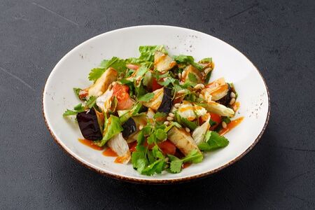 Салат с жареными баклажанами