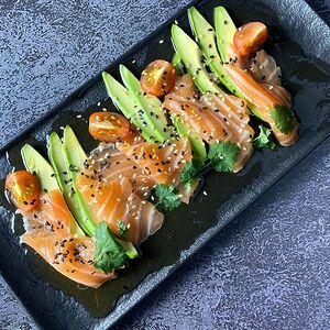 Севиче с лососем под соусом понзу