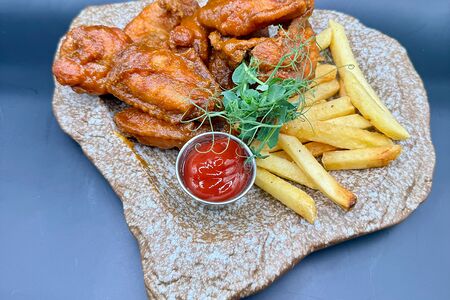 Куриные крылья, глазированные в соусе