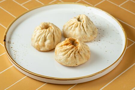 Бууза жареная из баранины и говядины порция (3шт)