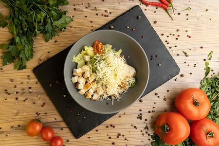 Цезарь с курицей