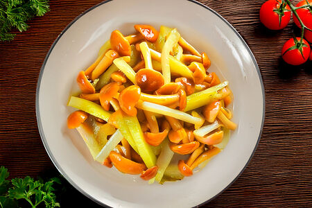 Салат из корнишонов с опятами