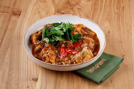 Цыпленок чахохбили в томатном соусе