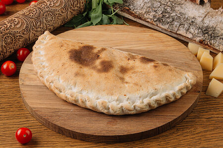 Кальцоне с мортаделлой