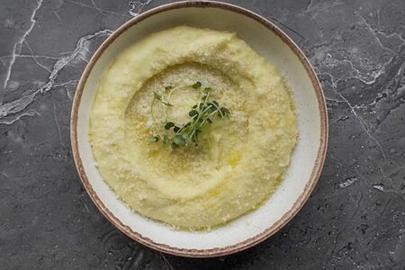 Картофельное пюре с трюфельной пудрой