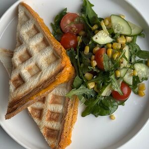 Сэндвич с салатом