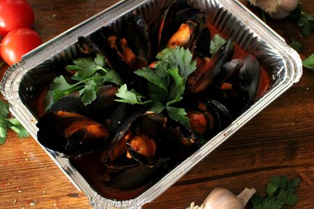 Мидии в соусе том ям