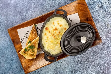 Жюльен с курицей и грибами