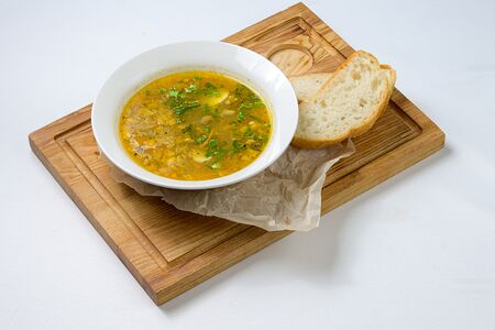 Лапша домашняя с цыпленком и перепелиным яйцом 