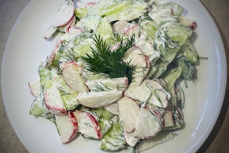 Салат с редиской