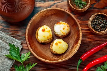 Жареные шампиньоны с сыром