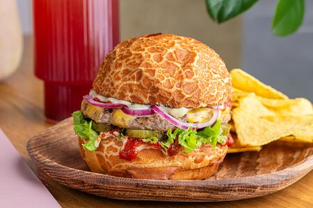 Бургер Лоран с фермерским цыпленком 