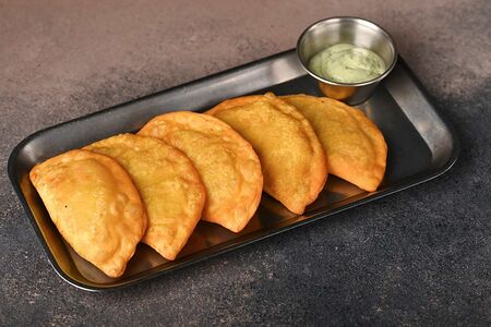 Мини-чебуреки из судака