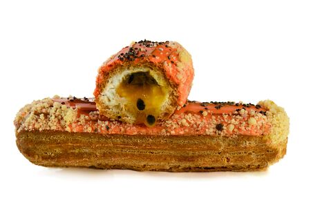 Эклер с маракуйей