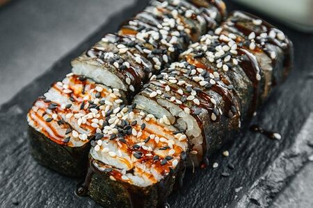 Ролл Унаги маки