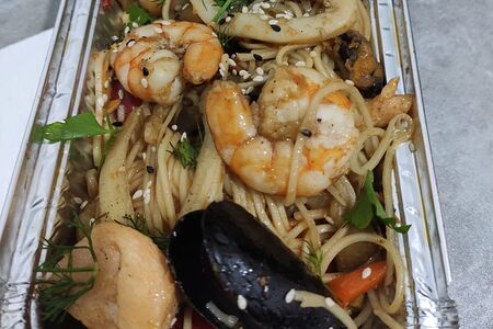 Удон с морепродуктами