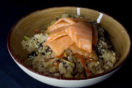 Тяхан с лососем 