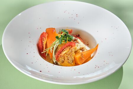 Печеная тыква с сыром и медово-горчичным соусом