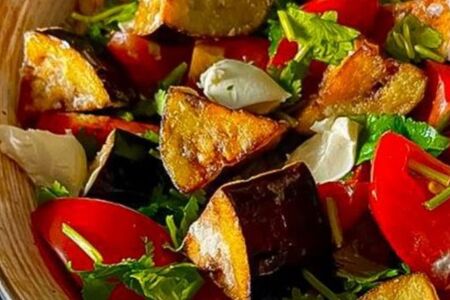 Салат с хрустящими баклажанами