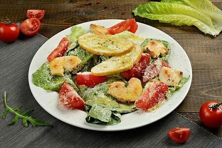 Салат цезарь с курицей