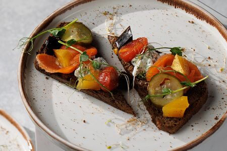 Сморреброды со слабосоленой форелью