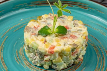 Оливье с говядиной