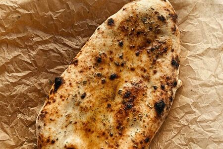 Неаполитанский хлеб с оливковым маслом и травами