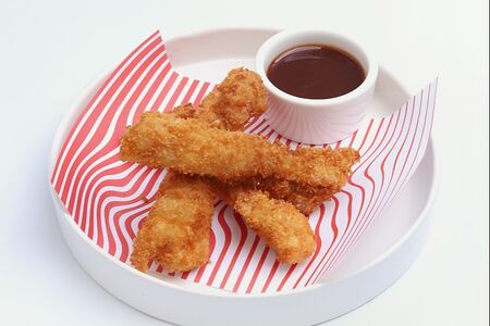 Стрипсы с кисло-сладким соусом