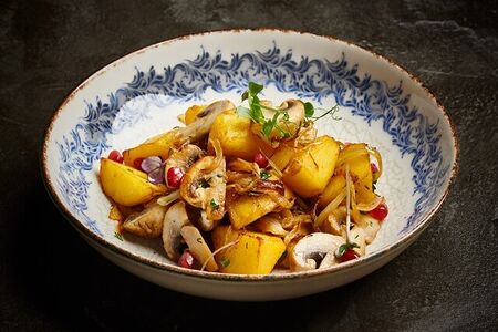 Картофель жареный с грибами