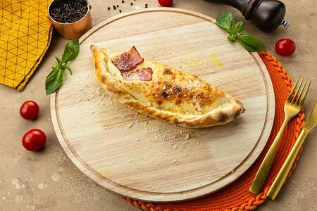 Кальцоне Карбонара