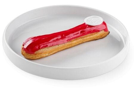 Эклер черная смородина 