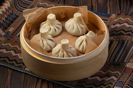 Хинкали с бараниной и зеленью 