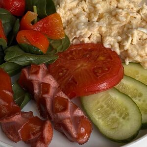 Скрэмбл с сосиской