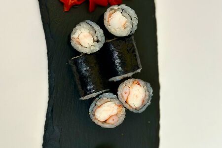 Ролл сяки мяки с креветкой