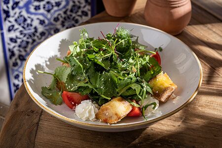 Салат с хрустящими баклажанами