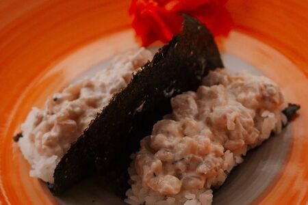 Хэнд- ролл с угрем