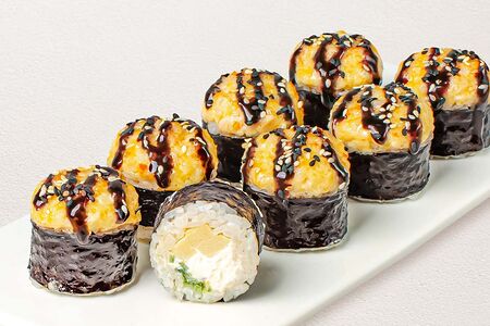 Ролл запеченный с тигровой креветкой 