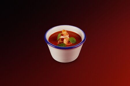 Томатный суп с креветками