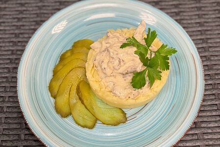 Бефстроганов из говядины с картофельным пюре