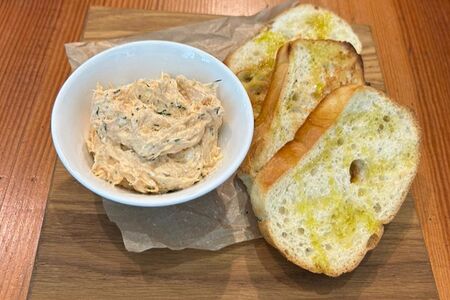 Риет из лосося с чиабаттой