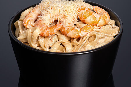 Удон с креветкой под сливочным соусом