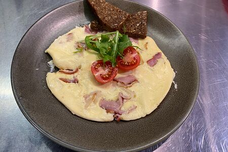 Омлет с беконом