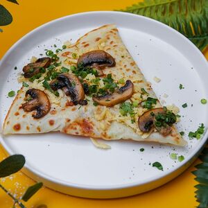 Блинчик с сыром и грибами