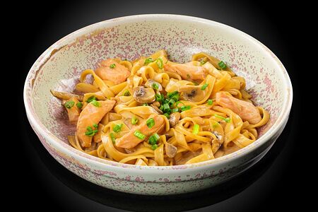 Лапша удон с семгой