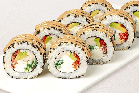 Ролл Цыпленок Чука с ореховым соусом